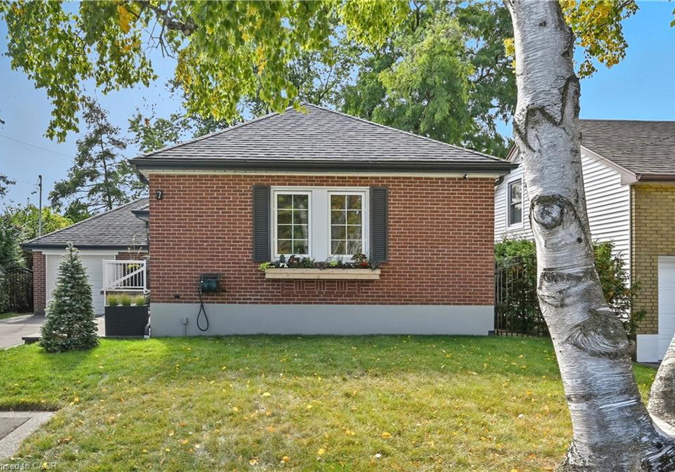 7-avalon-avenue-stoney-creek-ontario-40806965