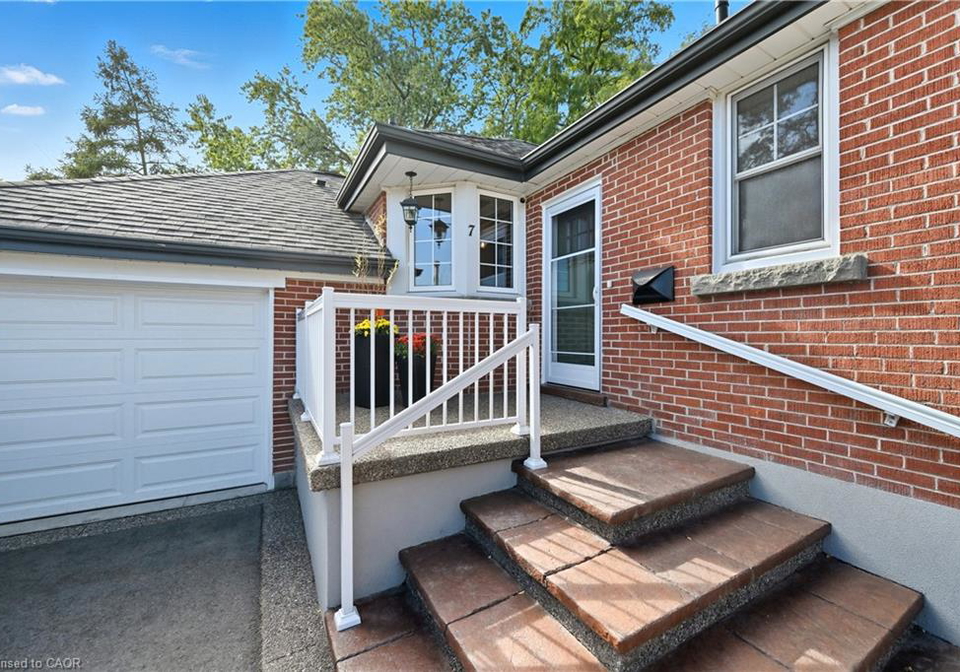 7-avalon-avenue-stoney-creek-ontario-40806965
