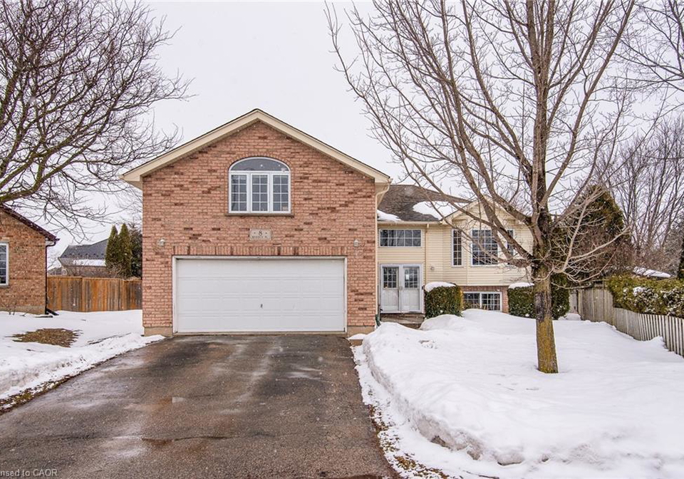 8-berdux-place-wellesley-ontario-40806984