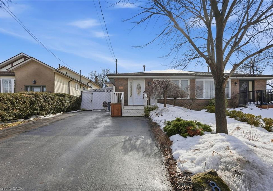 8-elmore-drive-hamilton-ontario-40806990