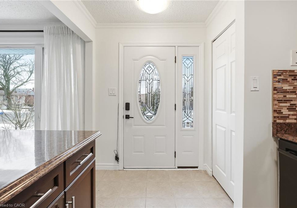 8-elmore-drive-hamilton-ontario-40806990