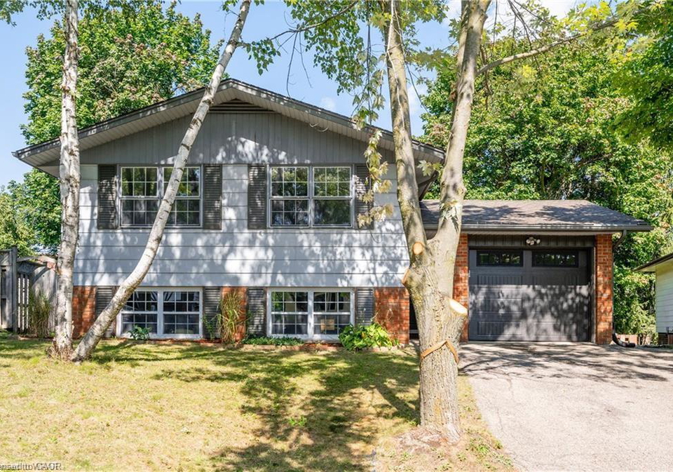328-breezewood-crescent-waterloo-ontario-40807021