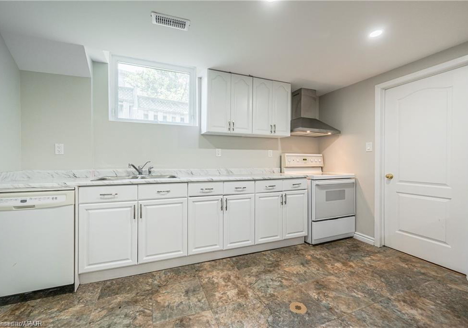 328-breezewood-crescent-waterloo-ontario-40807021