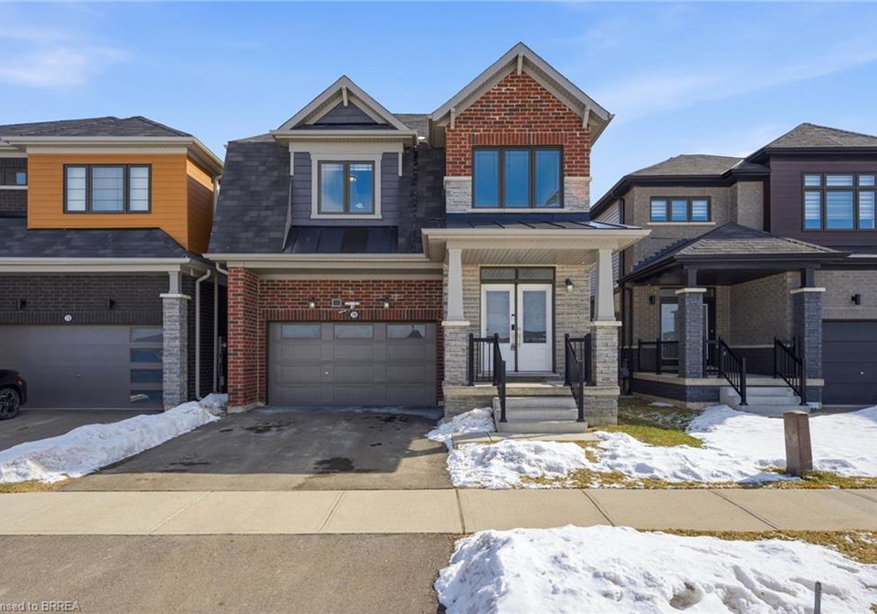 70-whithorn-crescent-caledonia-ontario-40807063