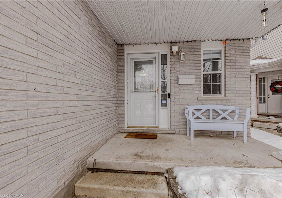 128-karalee-crescent-cambridge-ontario-40807113