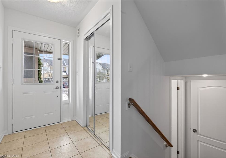 4063-donnic-drive-burlington-ontario-40807126