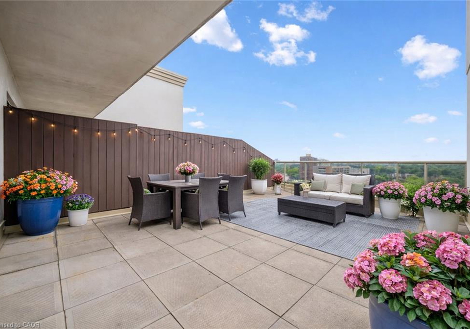 255-keats-way-waterloo-ontario-40807167