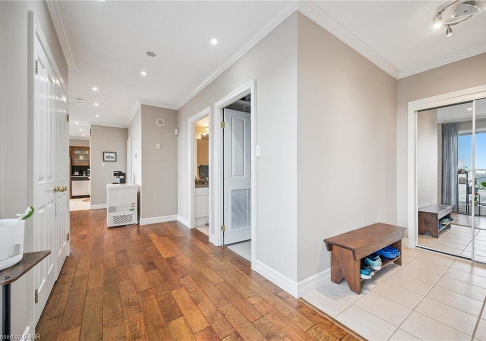 255-keats-way-waterloo-ontario-40807167