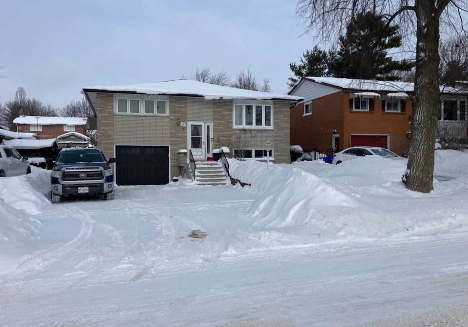 212-holborn-drive-kitchener-ontario-40807184