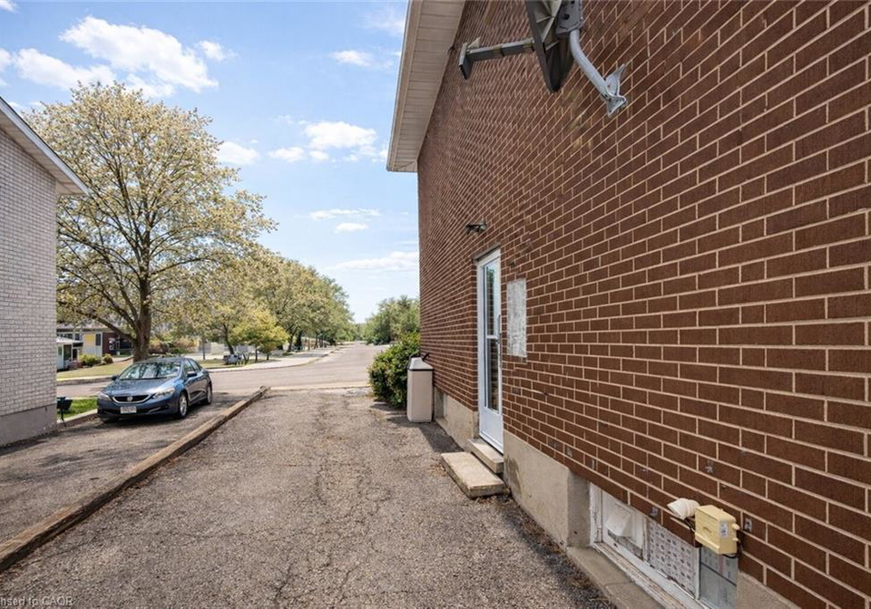 125-henry-street-cambridge-ontario-40807224