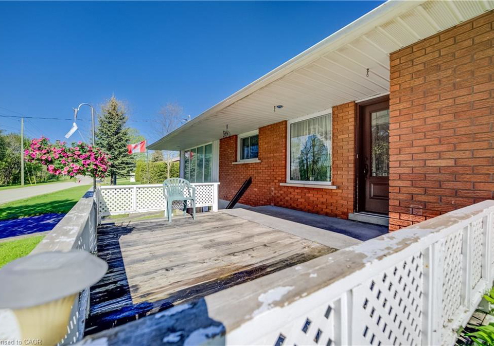 121-north-water-street-w-mount-forest-ontario-40807268