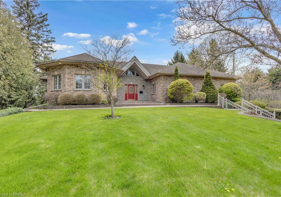 103-tutela-heights-road-brantford-ontario-40807295