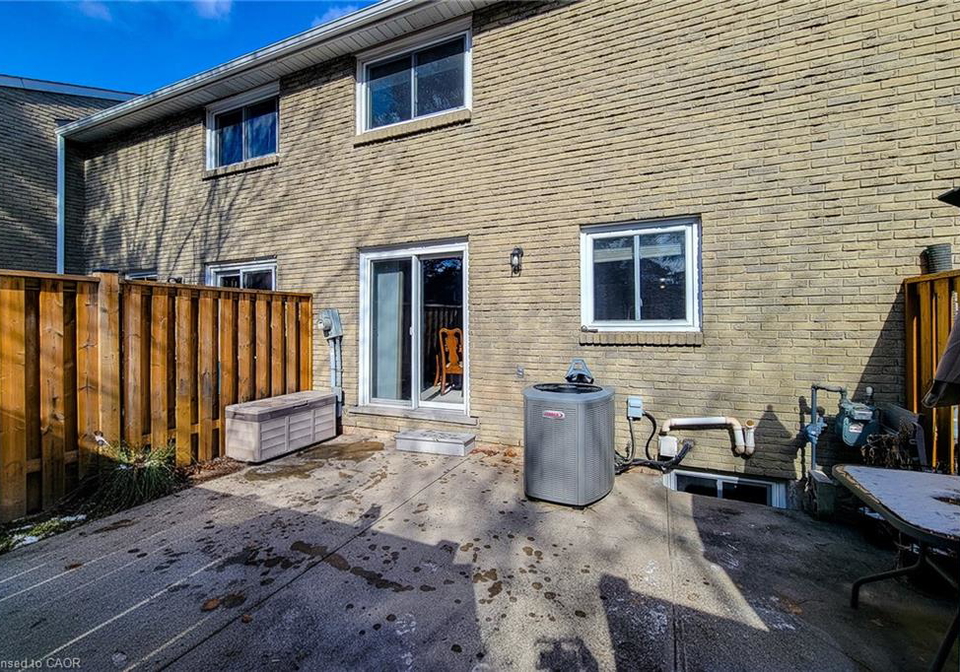 151-gateshead-crescent-stoney-creek-ontario-40807300