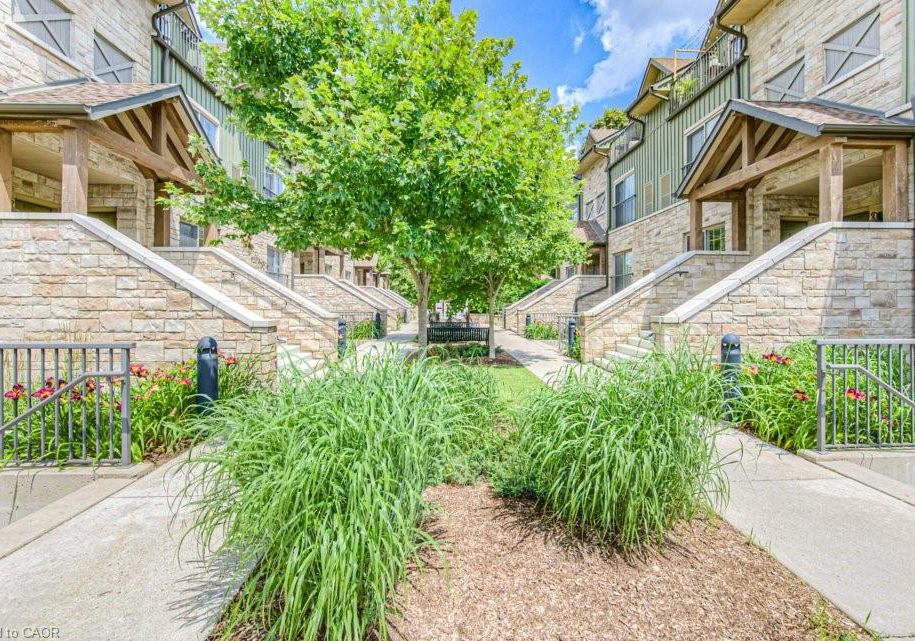 112-union-street-e-waterloo-ontario-40807335