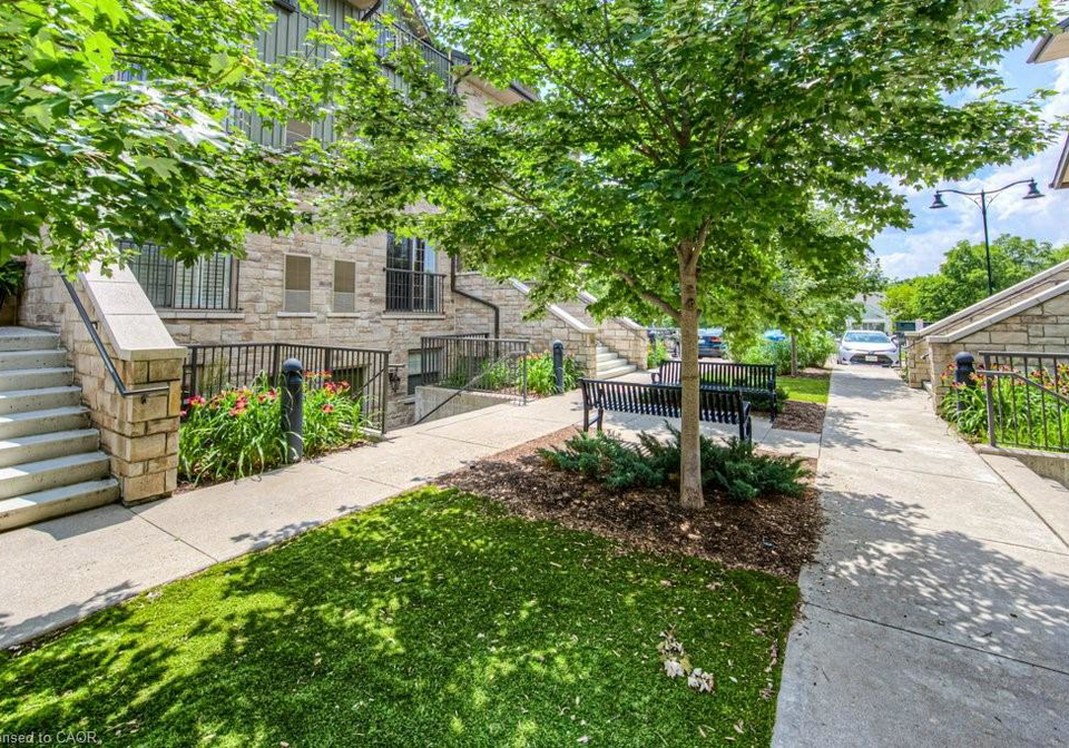112-union-street-e-waterloo-ontario-40807335