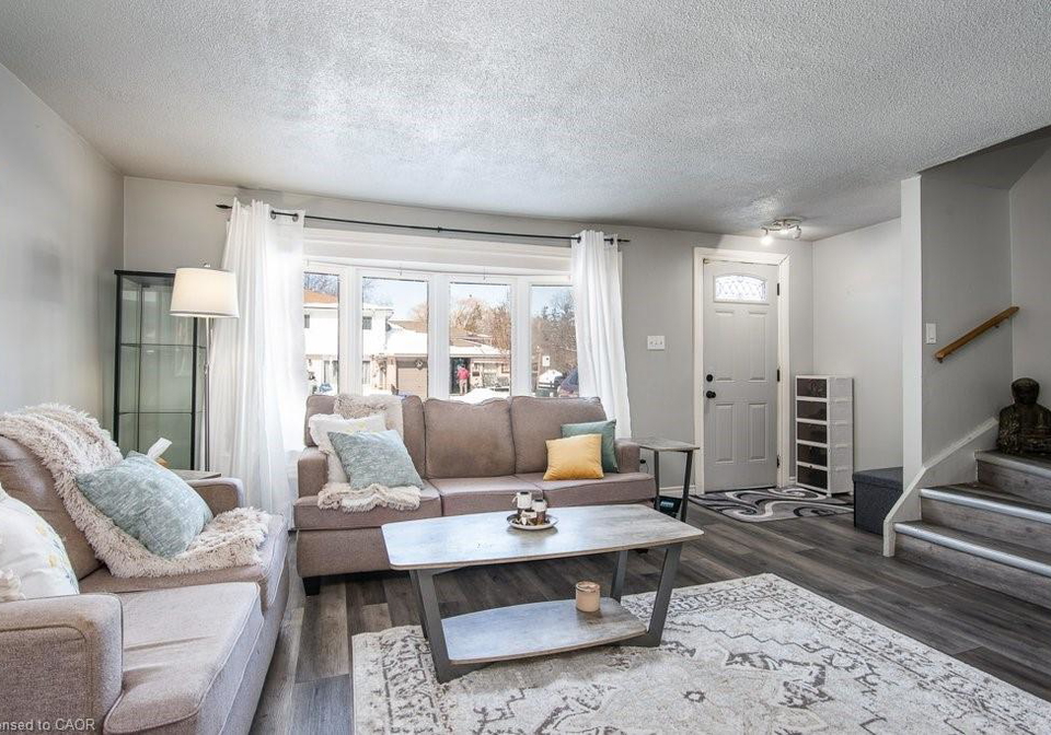 696-parkview-crescent-cambridge-ontario-40807347
