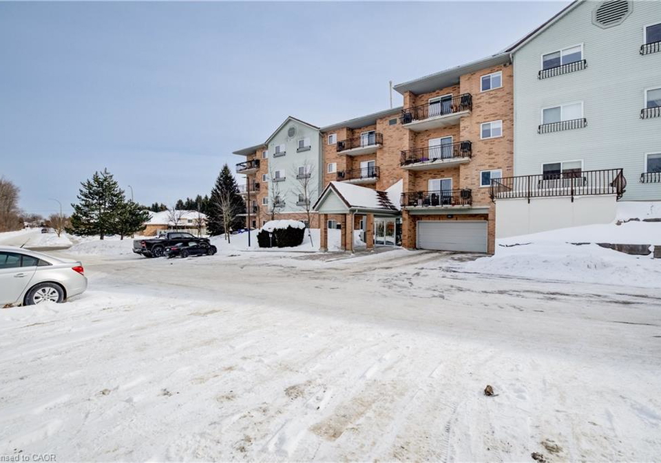 345-briarmeadow-drive-kitchener-ontario-40807408