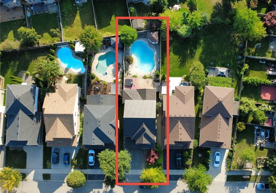 443-lausanne-crescent-waterloo-ontario-40807413
