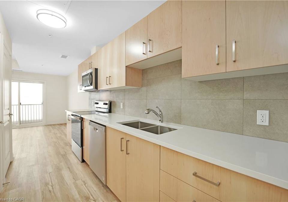 301-westmount-road-w-kitchener-ontario-40807478
