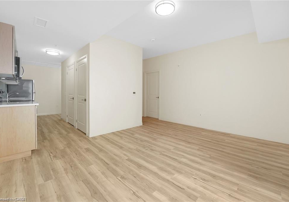 301-westmount-road-w-kitchener-ontario-40807478