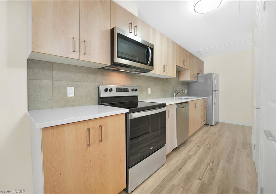 301-westmount-road-w-kitchener-ontario-40807478