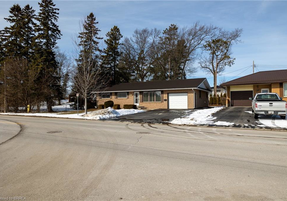 209-argyle-avenue-delhi-ontario-40807569