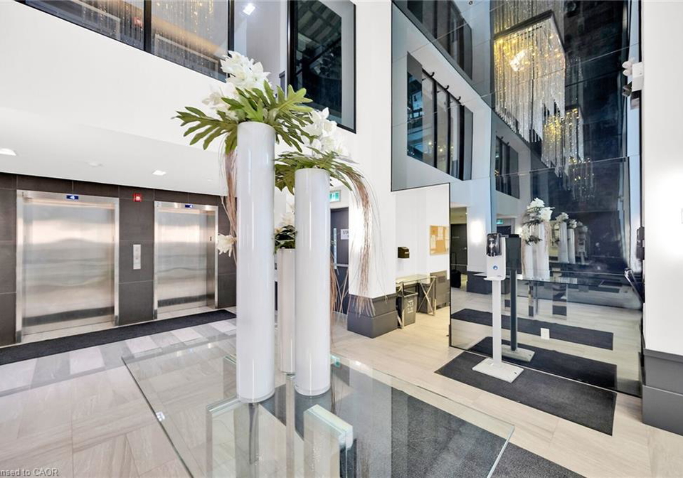 10-concord-place-grimsby-ontario-40807643