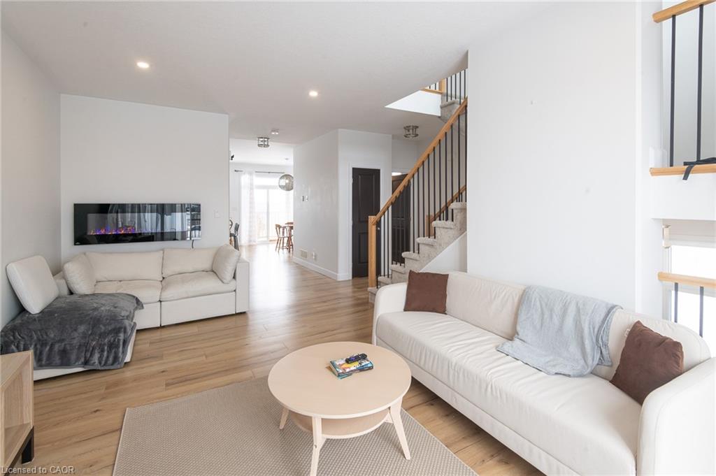 143-superior-drive-amherstview-ontario-40807676