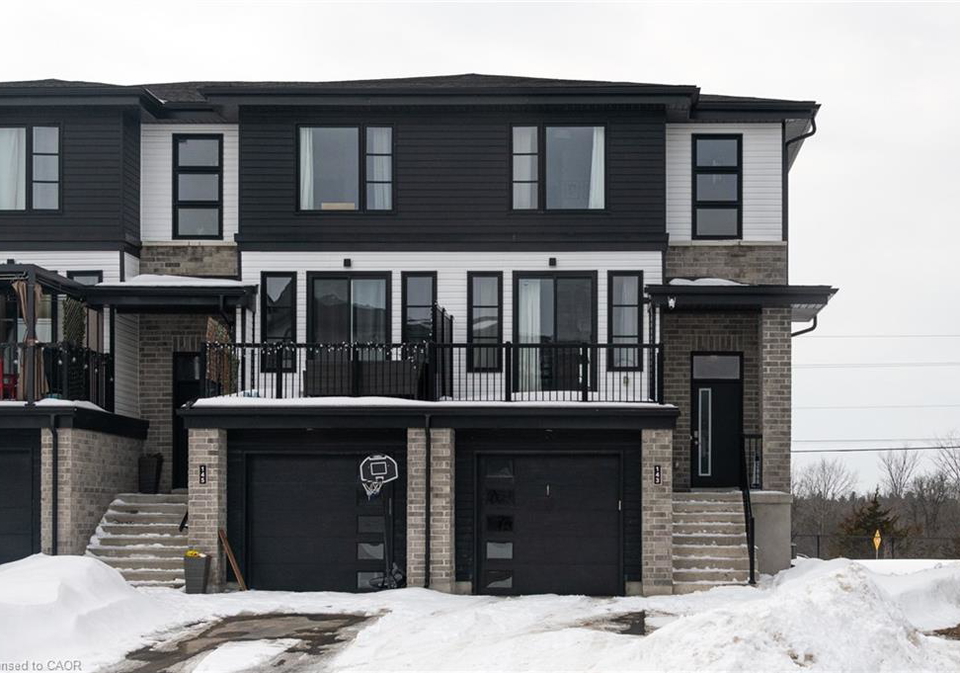 143-superior-drive-amherstview-ontario-40807676