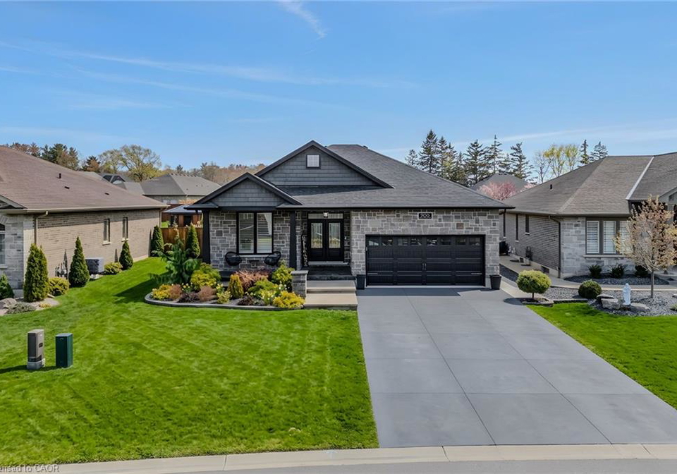 208-oak-street-simcoe-ontario-40807850