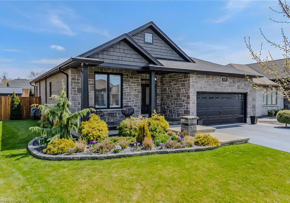 208-oak-street-simcoe-ontario-40807850