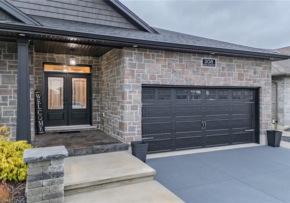 208-oak-street-simcoe-ontario-40807850