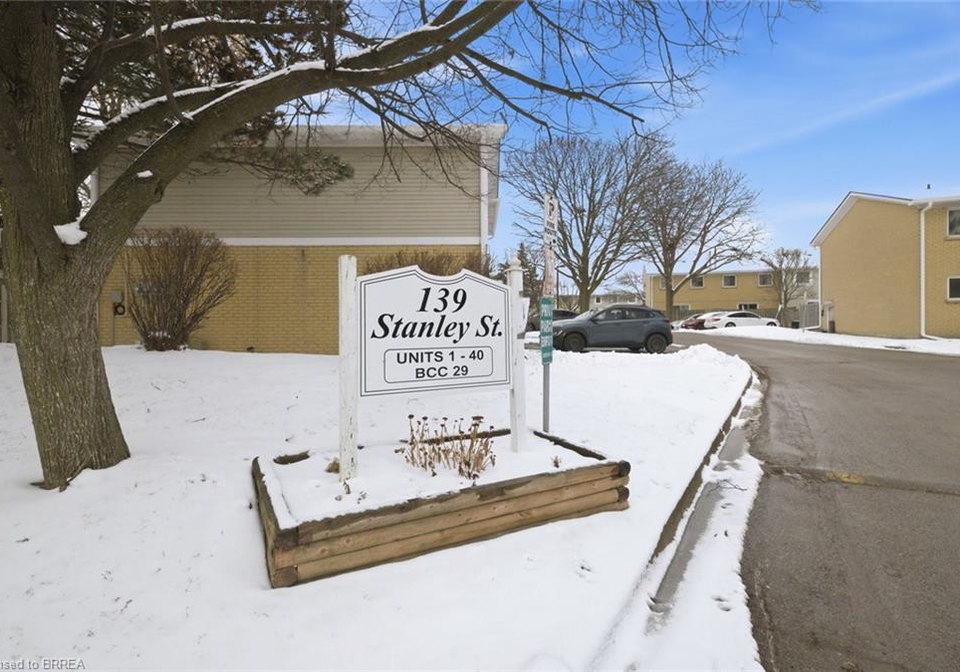 139-stanley-street-brantford-ontario-40807891