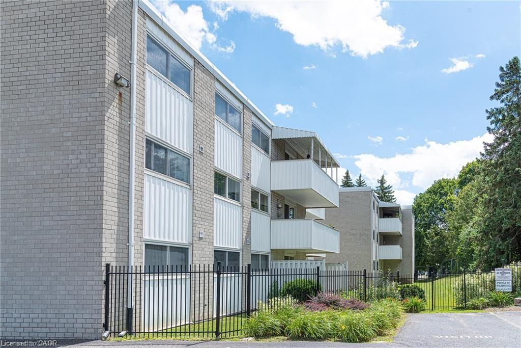24-mooregate-crescent-kitchener-ontario-40807903