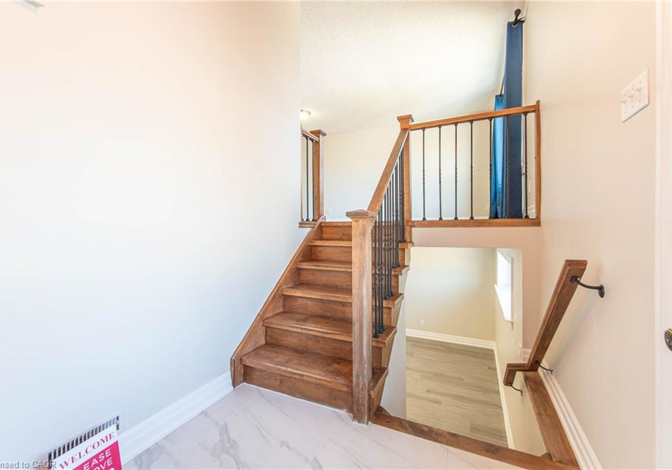 153-sugar-maple-street-kitchener-ontario-40807954