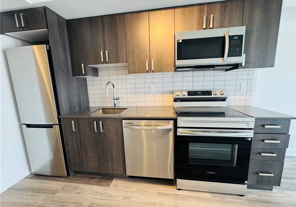 1010-sandy-beach-road-pickering-ontario-40807963