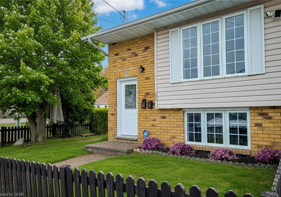 103-vine-street-s-st-catharines-ontario-40807967
