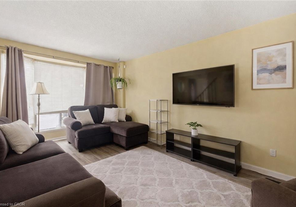 104-rolling-meadows-drive-kitchener-ontario-40807993