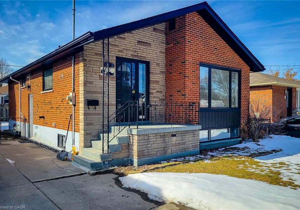 237-fernwood-crescent-hamilton-ontario-40807998