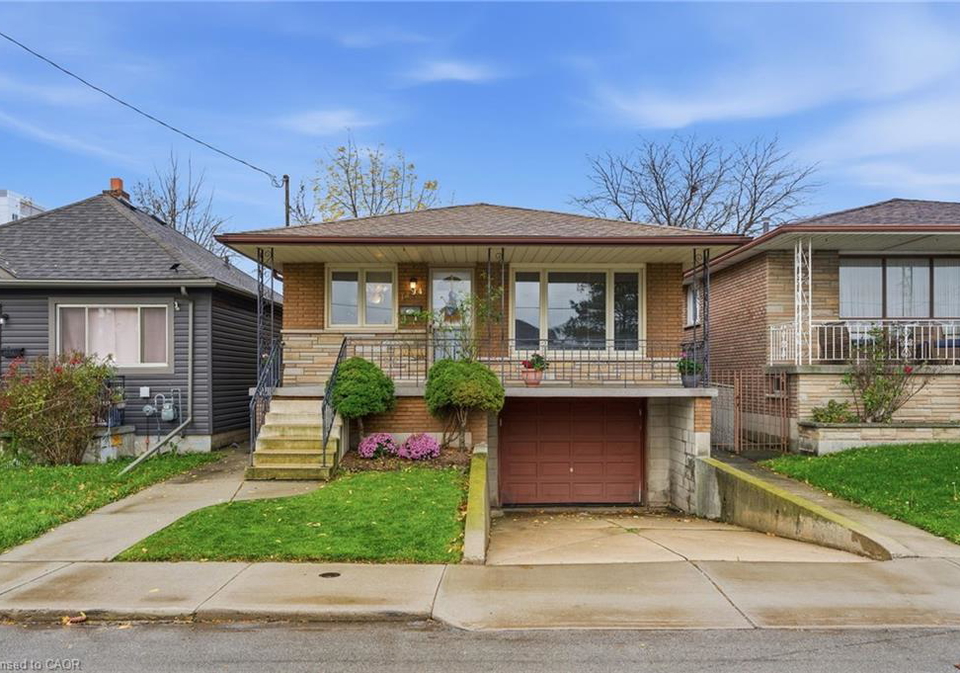 1894-main-street-e-hamilton-ontario-40808133