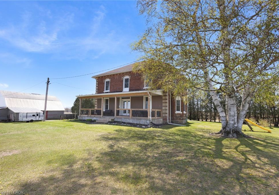 1724-norfolk-county-road-21-delhi-ontario-40808157