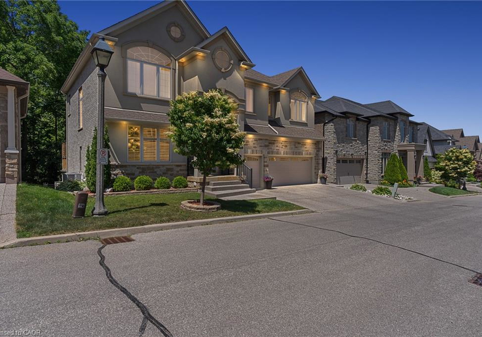 258-edgewater-crescent-kitchener-ontario-40808185