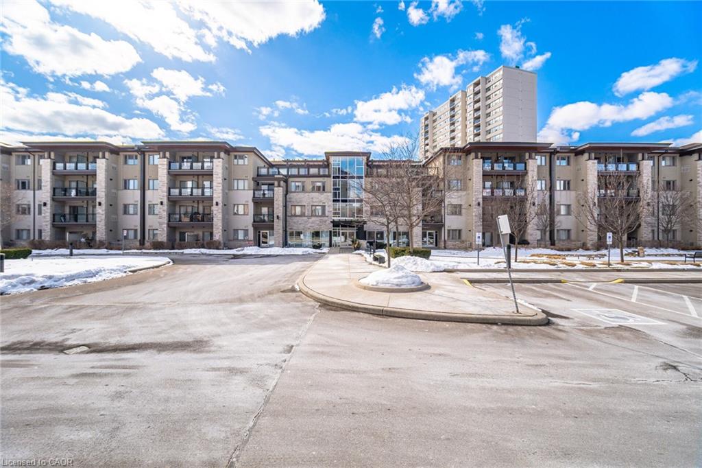 570-lolita-garden-mississauga-ontario-40808359