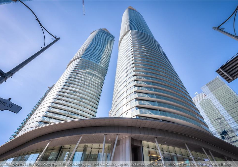 12-york-street-toronto-ontario-40808369