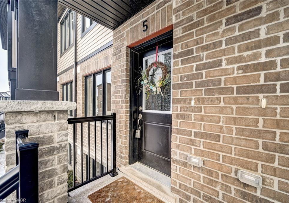160-rochefort-street-kitchener-ontario-40808462