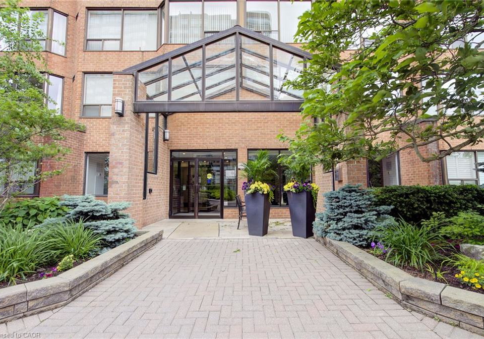 1270-maple-crossing-boulevard-burlington-ontario-40808477