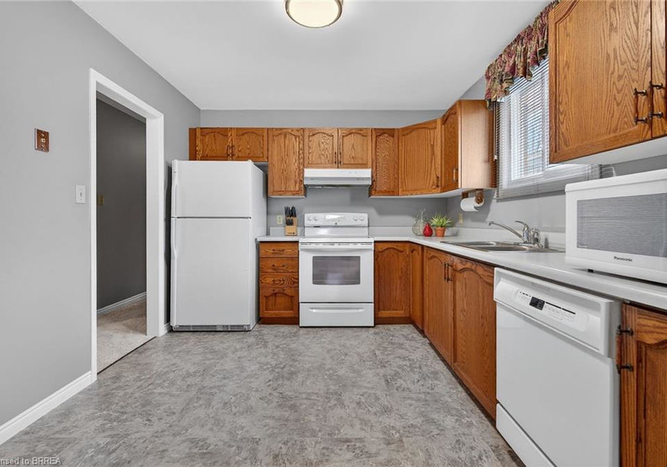 104-viscount-road-brantford-ontario-40808524