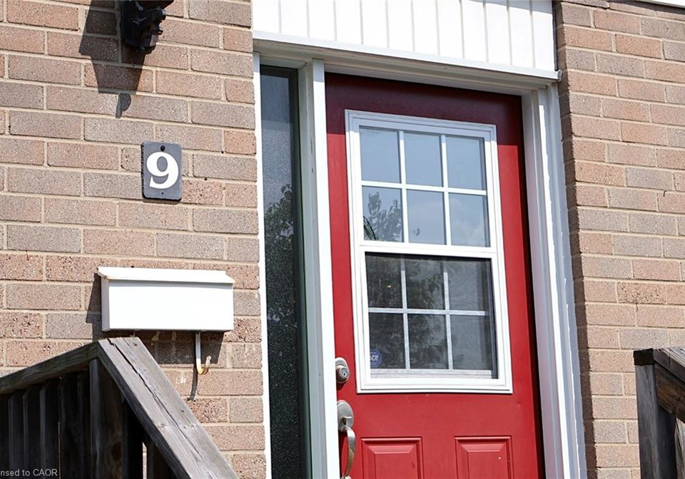 9-duncairn-court-hamilton-ontario-40808566