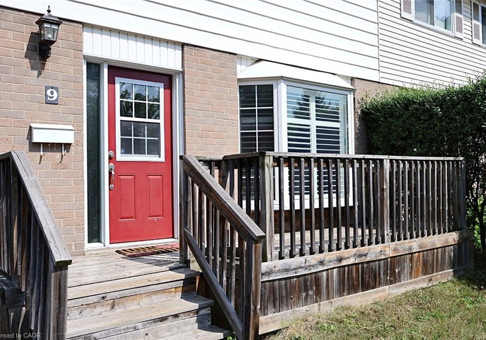 9-duncairn-court-hamilton-ontario-40808566