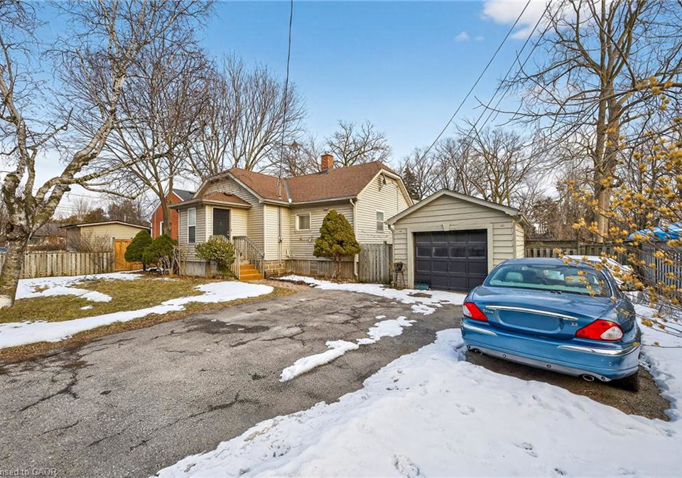 2450-woodward-avenue-burlington-ontario-40808581